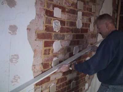 Выравнивание стен штукатуркой – основные этапы получения идеальной поверхности