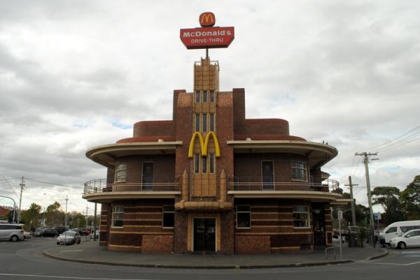 10 самых впечатляющих «Макдоналдсов» мира