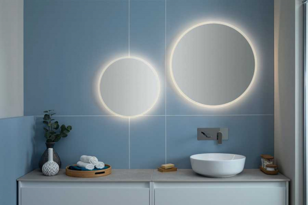Зеркало с подсветкой в ванную — разновидности и рекомендации по выбору