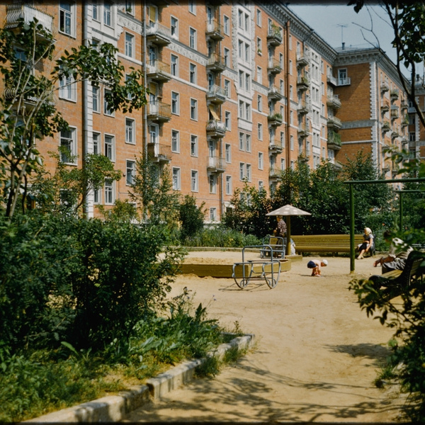 Москва 1960-х годов глазами фотографа: как выглядели наши дома и дворы в то время