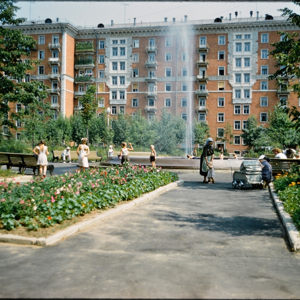 Москва 1960-х годов глазами фотографа: как выглядели наши дома и дворы в то время